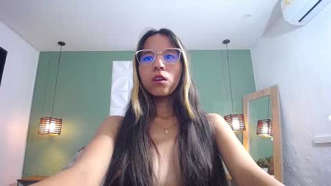 skinny_hottie18 online show from 01/19/25, 01:33