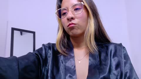 skinny_hottie18 online show from 01/29/25, 04:52