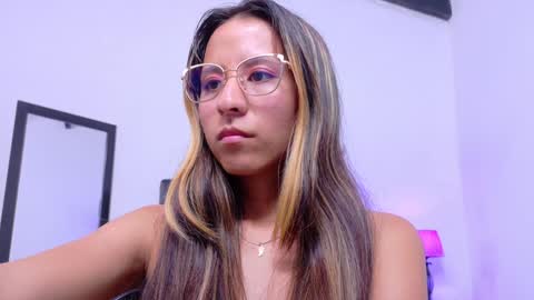 skinny_hottie18 online show from 02/06/25, 05:09