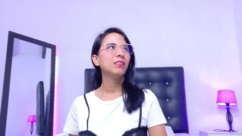 skinny_hottie18 online show from 09/13/25, 01:22