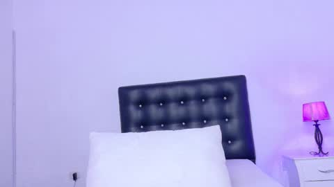 Snapshot of skinny_hottie18 chatting on 03/27/26, 03:45 skinny_hottie18 online show from 03/27/26, 03:45