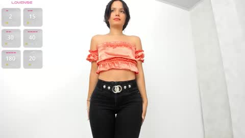 Isabela online show from 09/27/25, 11:48