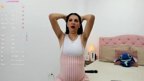 Snapshot of skinny_lilly chatting on 10/03/25, 07:22 lilly online show from 10/03/25, 07:22