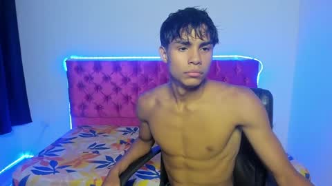 Snapshot of skinny_sam23 chatting on 04/13/26, 03:45 sam online show from 04/13/26, 03:45