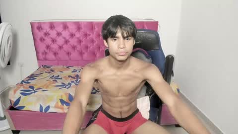 Snapshot of skinny_sam23 chatting on 06/05/26, 05:58 sam online show from 06/05/26, 05:58