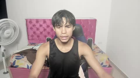 Snapshot of skinny_sam23 chatting on 06/06/26, 06:40 sam online show from 06/06/26, 06:40