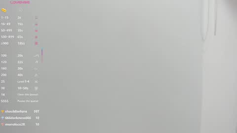 Snapshot of skinny_susana chatting on 11/12/25, 11:21 online show from 11/12/25, 11:21