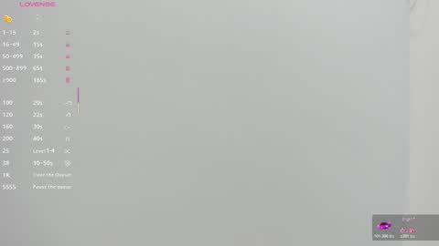 Snapshot of skinny_susana chatting on 11/17/25, 11:27 online show from 11/17/25, 11:27