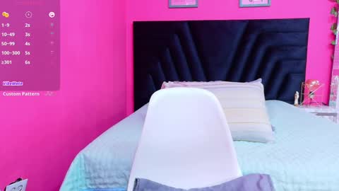 Snapshot of skinnyandcute_ chatting on 09/29/25, 07:51 Mariah Black online show from 09/29/25, 07:51