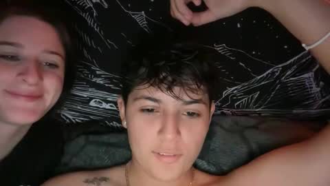 Snapshot of skinnyangel21 chatting on 11/29/25, 05:10 skinnyangel21 online show from 11/29/25, 05:10