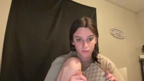 Snapshot of skinnyangel21 chatting on 11/30/25, 06:17 skinnyangel21 online show from 11/30/25, 06:17