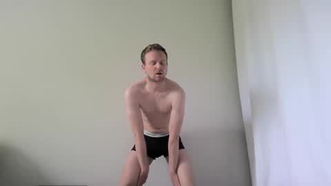 Snapshot of skinnyb24 chatting on 06/06/26, 10:31 skinnyb24 online show from 06/06/26, 10:31