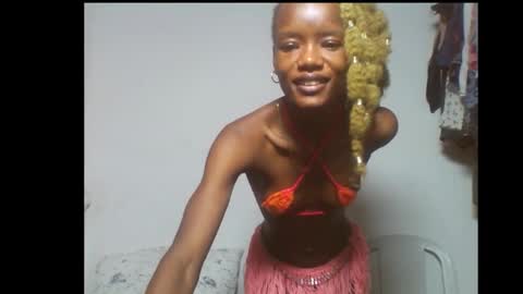 Snapshot of skinnybeauty1 chatting on 12/18/25, 10:10 Linda independent model online show from 12/18/25, 10:10