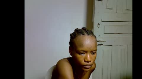 Snapshot of skinnybeauty1 chatting on 01/15/26, 07:28 Linda independent model online show from 01/15/26, 07:28