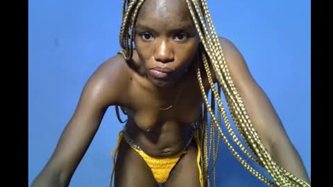 Snapshot of skinnybeauty1 chatting on 03/17/26, 06:11 Linda independent model online show from 03/17/26, 06:11