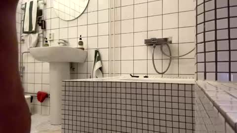 Snapshot of skinnyduderino chatting on 11/28/25, 11:35 skinnyduderino online show from 11/28/25, 11:35