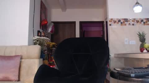 Snapshot of skinnyflak7 chatting on 10/08/25, 08:01 jesica online show from 10/08/25, 08:01