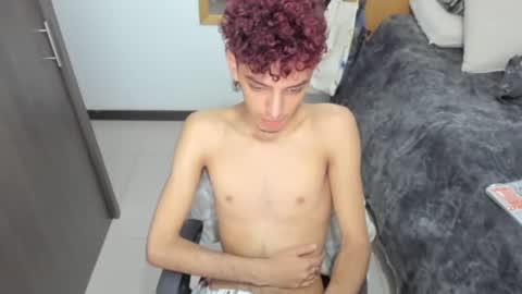 Snapshot of skinnypipe15 chatting on 11/05/25, 10:43 skinnypipe15 online show from 11/05/25, 10:43