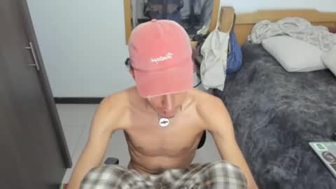 Snapshot of skinnypipe15 chatting on 11/07/25, 07:08 skinnypipe15 online show from 11/07/25, 07:08