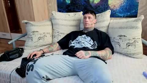 skirlingod online show from 09/14/25, 04:44