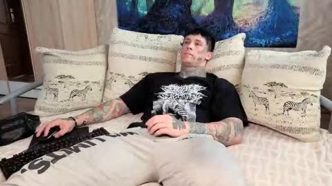 skirlingod online show from 10/12/25, 05:06