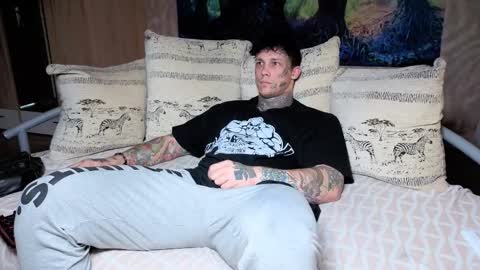 skirlingod online show from 10/14/25, 05:08