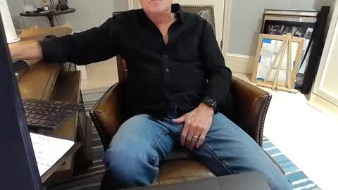 Snapshot of skr235 chatting on 02/18/25, 10:47 skr235 online show from 02/18/25, 10:47