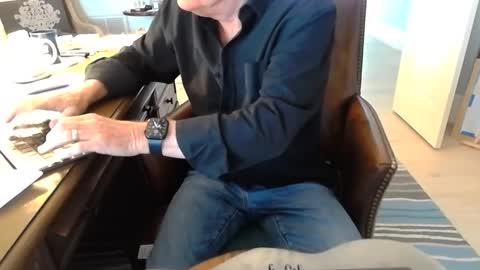 Snapshot of skr235 chatting on 02/20/25, 12:25 skr235 online show from 02/20/25, 12:25