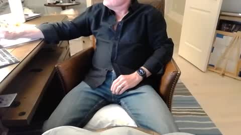 Snapshot of skr235 chatting on 02/27/25, 02:32 skr235 online show from 02/27/25, 02:32