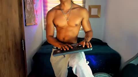 Liam Vokov online show from 02/10/25, 04:25