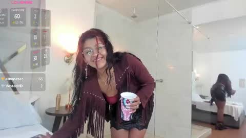 Snapshot of sky_collins_ chatting on 07/23/26, 01:58 Sky online show from 07/23/26, 01:58