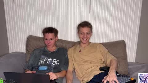 sky_hunter online show from 10/13/25, 03:45