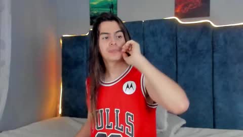 Santiago online show from 10/27/25, 10:36