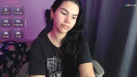 Snapshot of sky_lover_ chatting on 12/17/25, 10:43 Sky online show from 12/17/25, 10:43