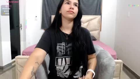 Snapshot of sky_lover_ chatting on 02/14/26, 08:33 Sky online show from 02/14/26, 08:33