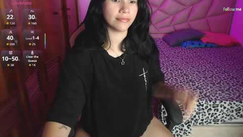 Snapshot of sky_lover_ chatting on 04/17/26, 08:28 Sky online show from 04/17/26, 08:28