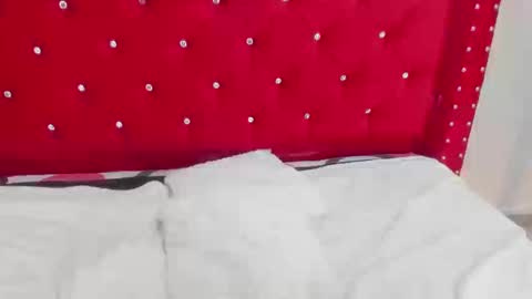 sky_ls online show from 09/17/25, 04:08