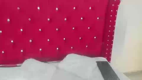 sky_ls online show from 09/22/25, 03:36