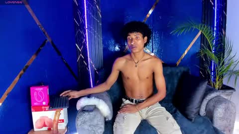 Snapshot of sky_walkerss chatting on 06/07/26, 06:44 sky_walkerss online show from 06/07/26, 06:44