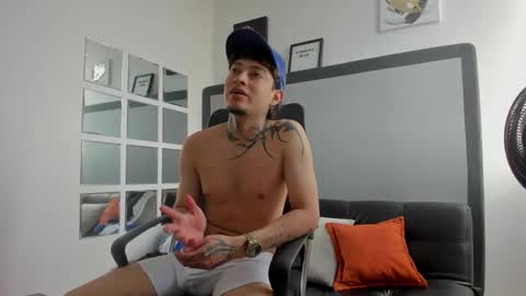 sky_wild online show from 10/24/25, 08:16