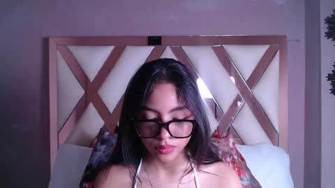 Snapshot of sky_winter chatting on 11/19/25, 02:06 S O F I online show from 11/19/25, 02:06