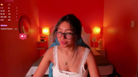 Snapshot of sky_winter chatting on 12/03/25, 01:53 S O F I online show from 12/03/25, 01:53