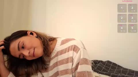 Snapshot of skyamber8v2 chatting on 11/26/25, 03:29 Vi online show from 11/26/25, 03:29