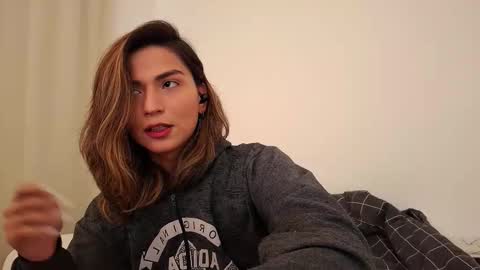 Snapshot of skyamber8v2 chatting on 12/05/25, 01:09 Vi online show from 12/05/25, 01:09