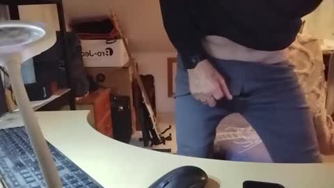 skydog819 online show from 11/20/25, 07:13