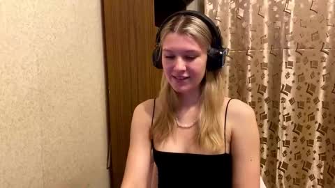 Snapshot of skyedavis chatting on 01/10/26, 07:15 skyedavis online show from 01/10/26, 07:15