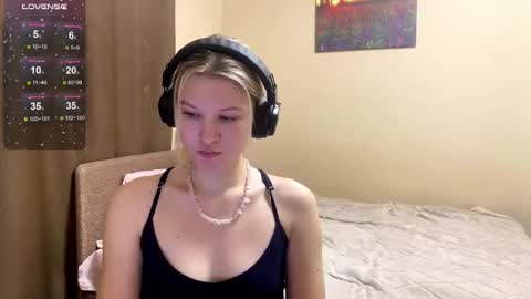 Snapshot of skyedavis chatting on 01/18/26, 07:06 skyedavis online show from 01/18/26, 07:06