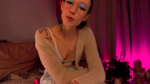 Snapshot of skyewavy chatting on 01/11/25, 01:37 online show from 01/11/25, 01:37