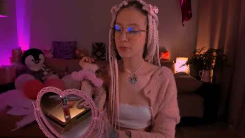 Snapshot of skyewavy chatting on 02/20/25, 11:10 online show from 02/20/25, 11:10