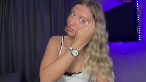 GARRY AND SOPHIA online show from 10/04/25, 08:40